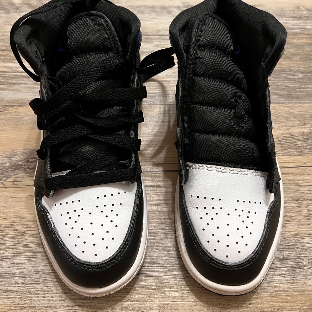 Jordans mid low little kids 13.5c